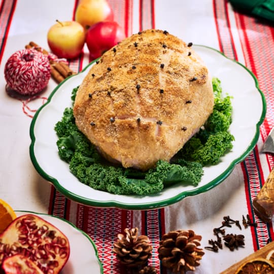 Klassisk griljerad julskinka med nejlikor