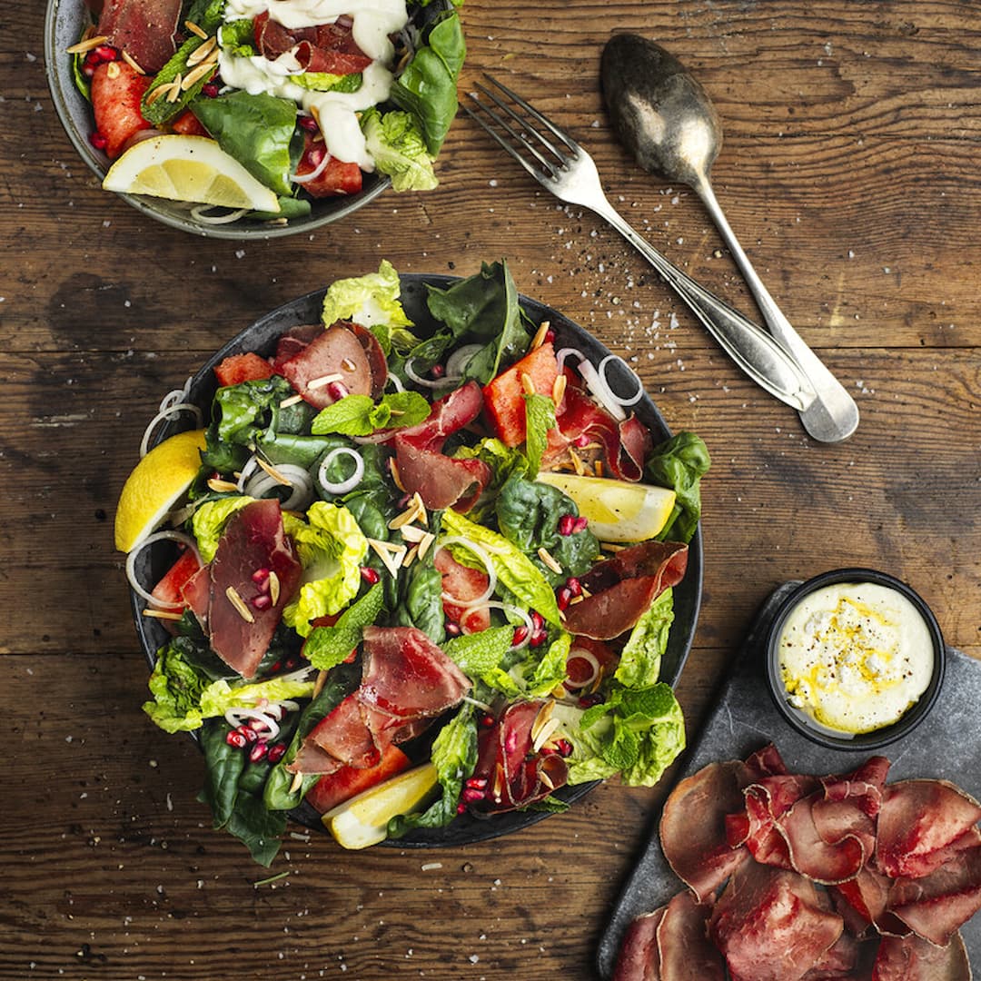 Bresaola sallad med vispad fetadressing