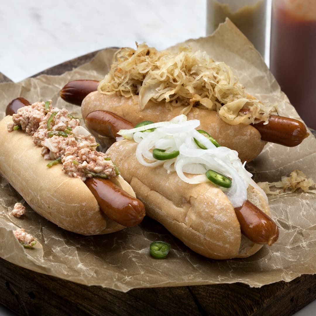 Chilidog, Korvish Anchochili med toppingar - tofuchili, surkål och syrad silverlök