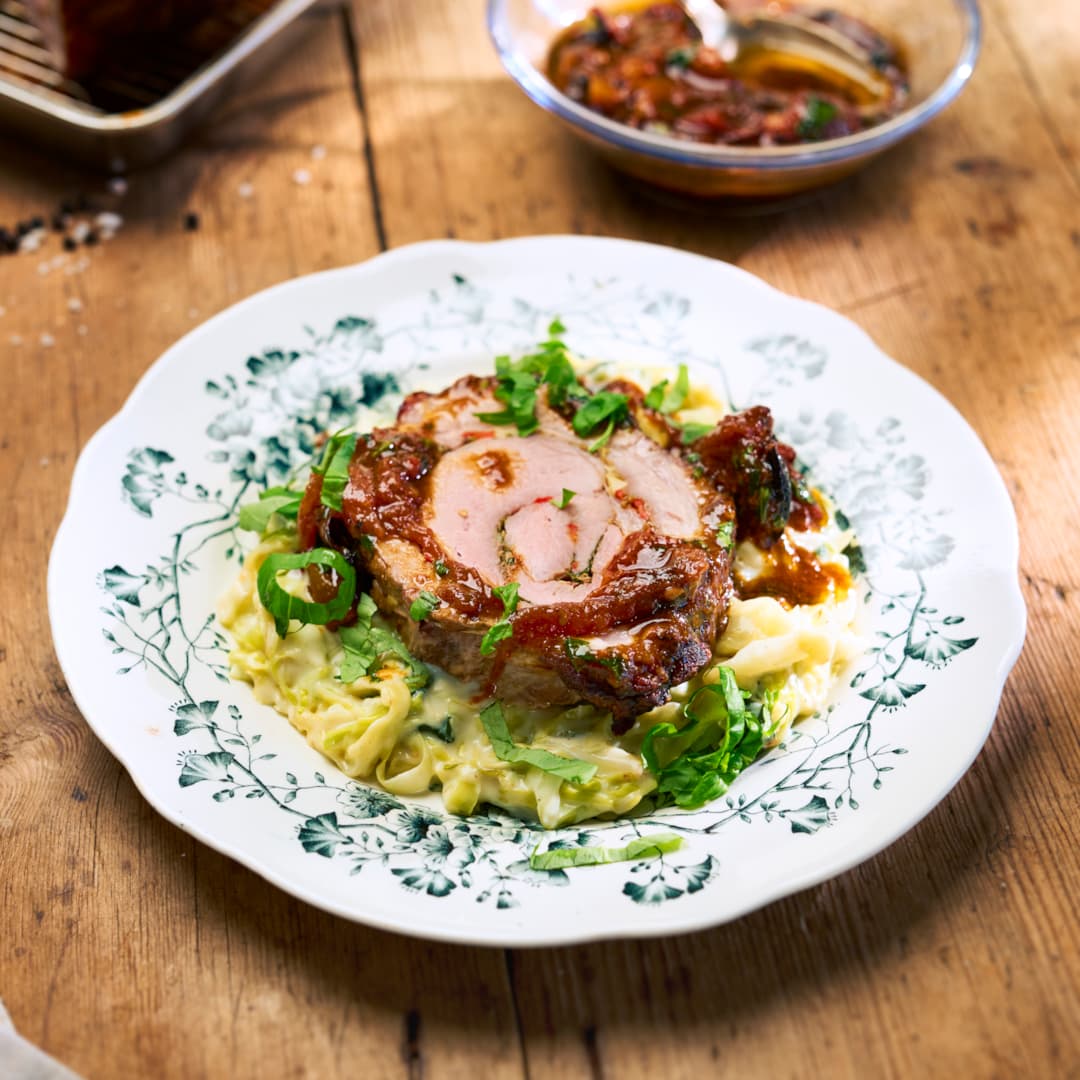 Porchetta på fläskkarré med fänkål, chili & salvia