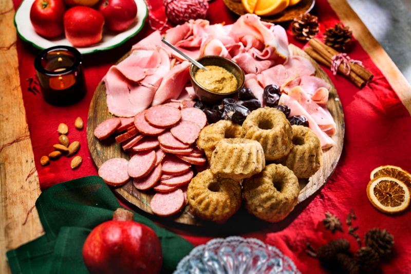 Adventsbricka med frukt- och nötbröd