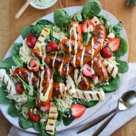 Risonisallad med grillad chorizo och basilikadressing