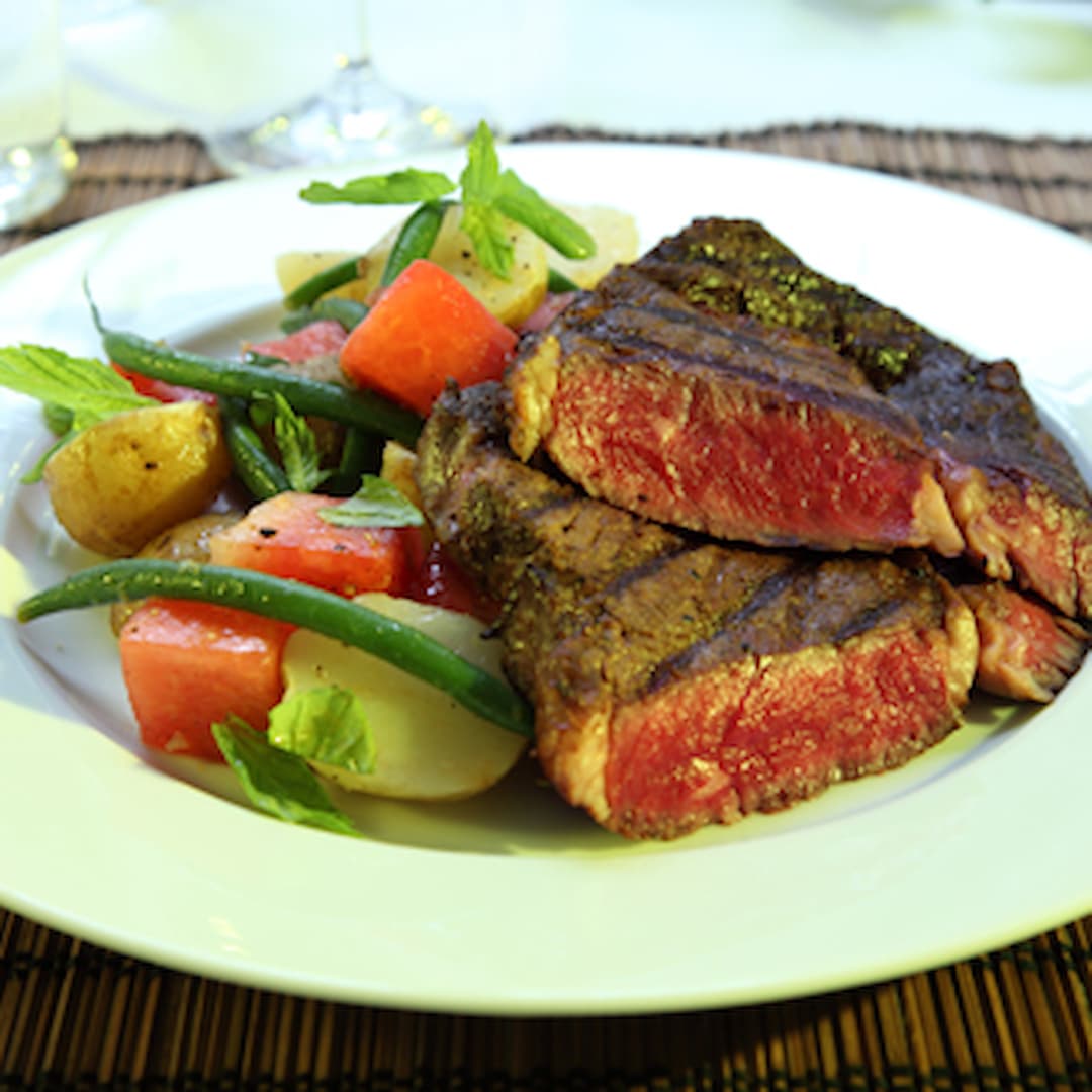 Grillad entrecote med färskpotatis- och vattenmelonsallad