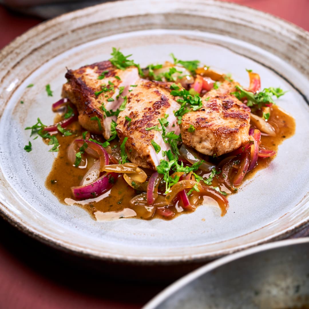 Kotletter med kantareller och potatisgratäng