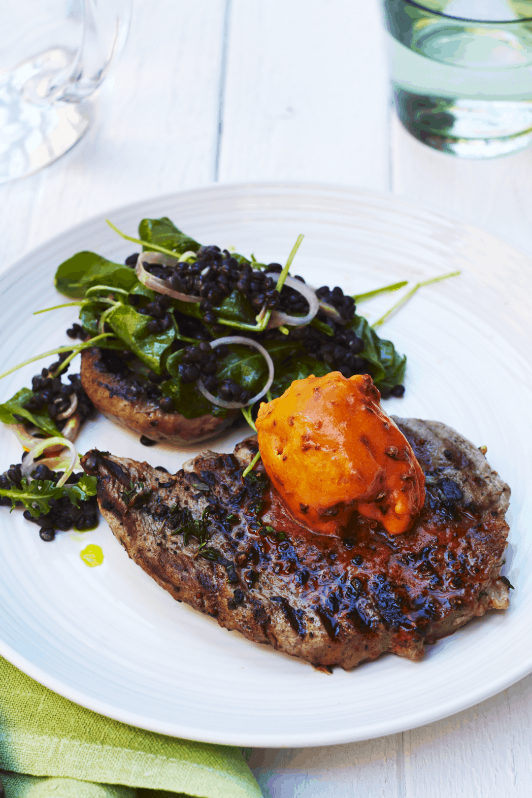 GRILLAD RAPSKARRE M CHIPOTLESMOR BELUGALINSER &amp; GRILLAD PORTABELLO SVAMP LIGGANDE 16031