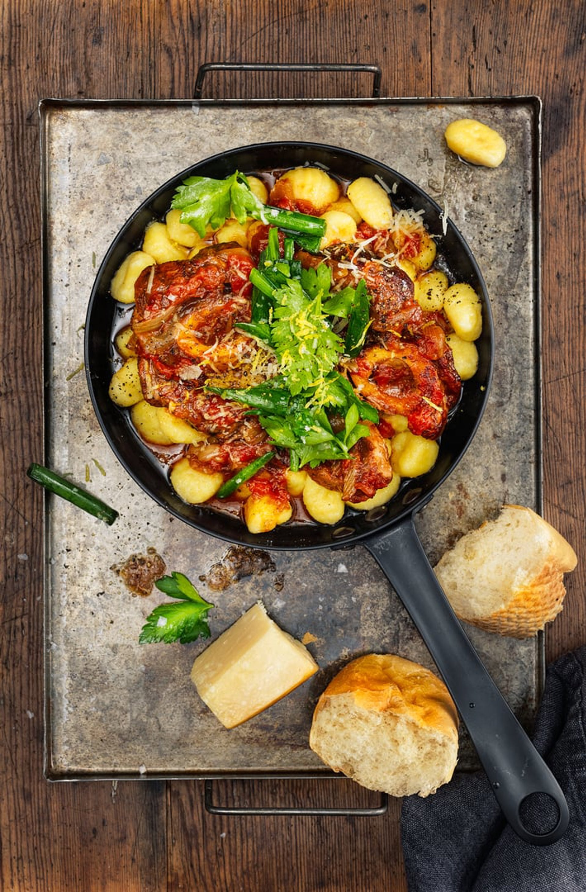 Rödvinsbakad Osso Buco ragu med stekt gnocci