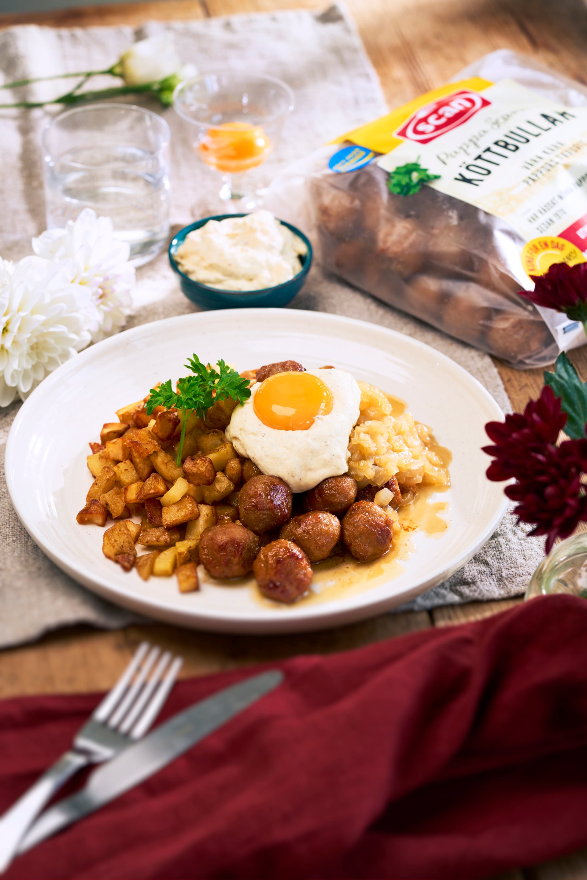 Köttbullar Rydberg med senapsgrädde