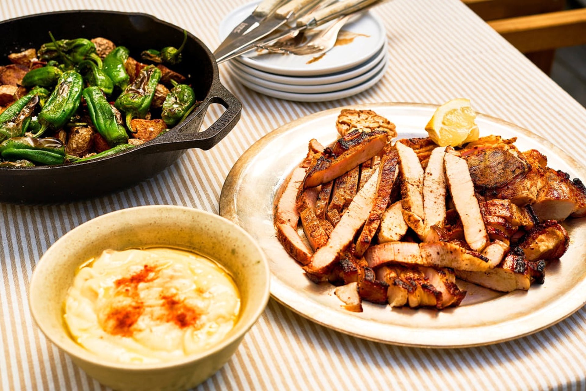 Flintastek med grillade pimientos