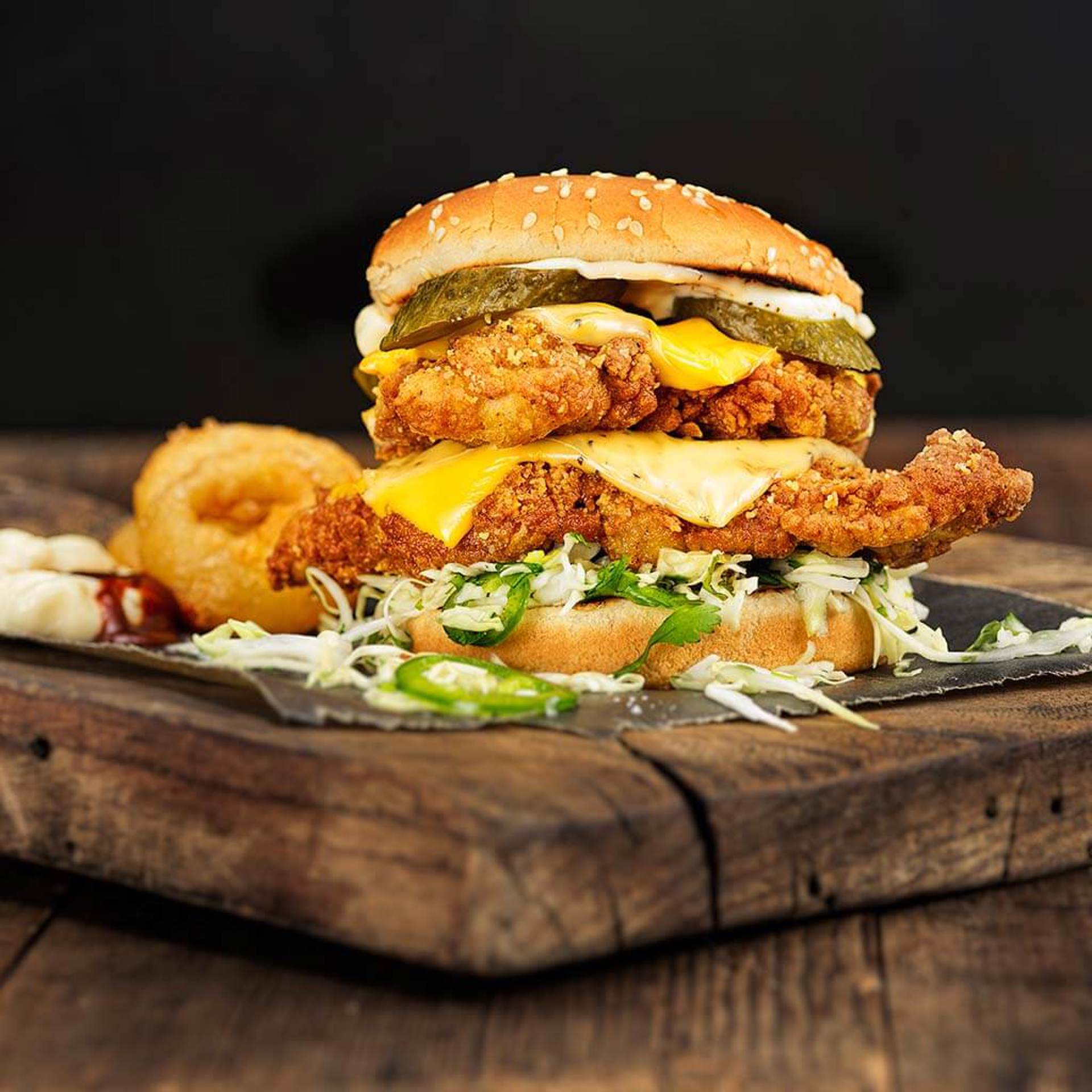 BURGARE MED FRITERAD KALVSCHNITZEL